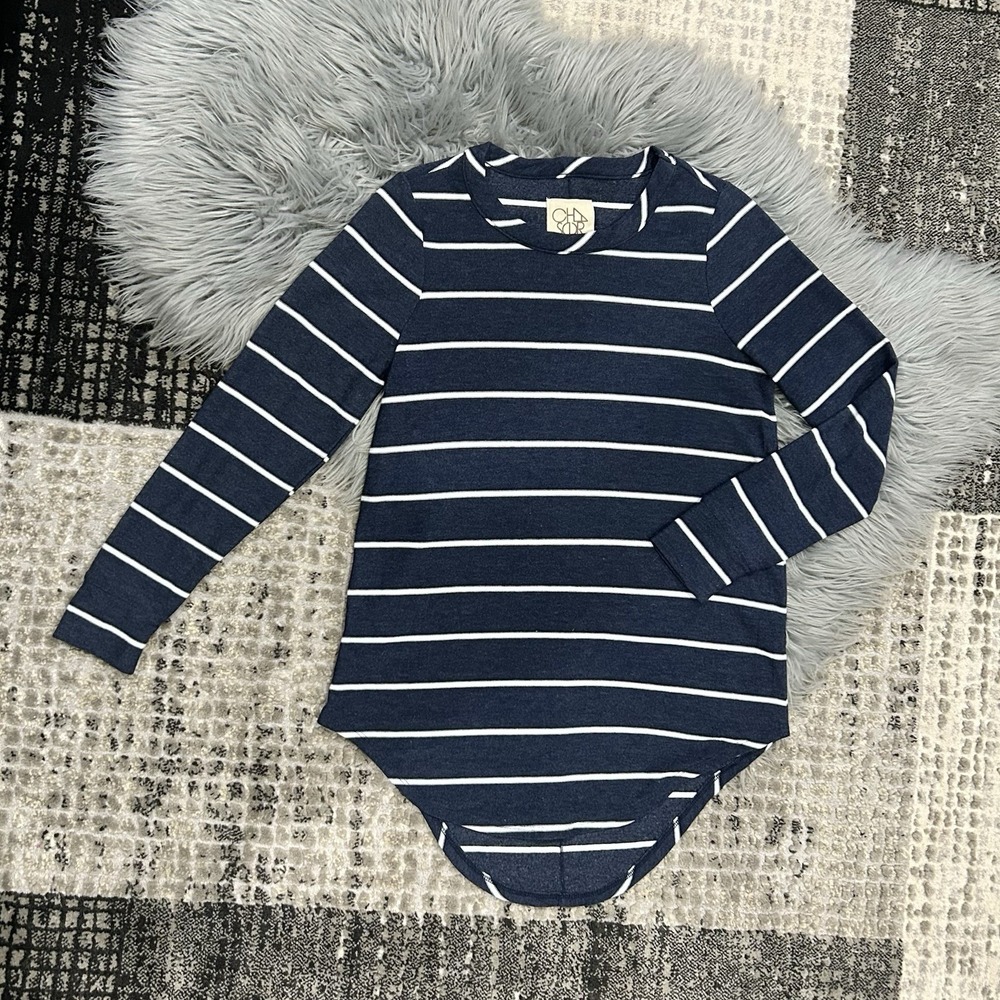 Chaser Women's Curved Hem Long‎ Sleeve Top With Navy & White Stripes Size XS